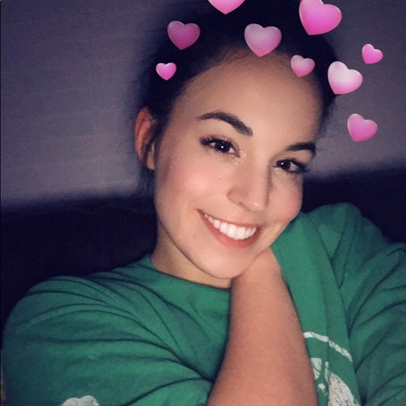 Meet your Posher, Kaylee - Picture 1 of 1